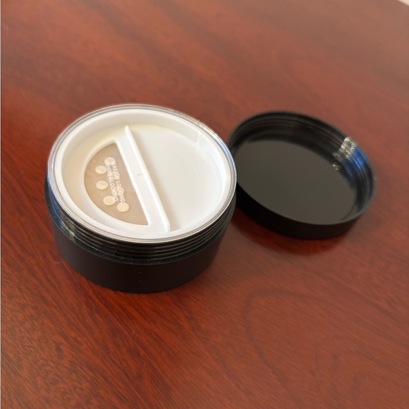 Milk Makeup Pore eclipse Translucent light loose Setting powder - Picture 6 of 16